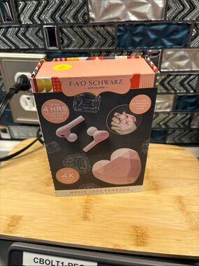 FAO Schwarz Pink Heart Wireless Earbuds